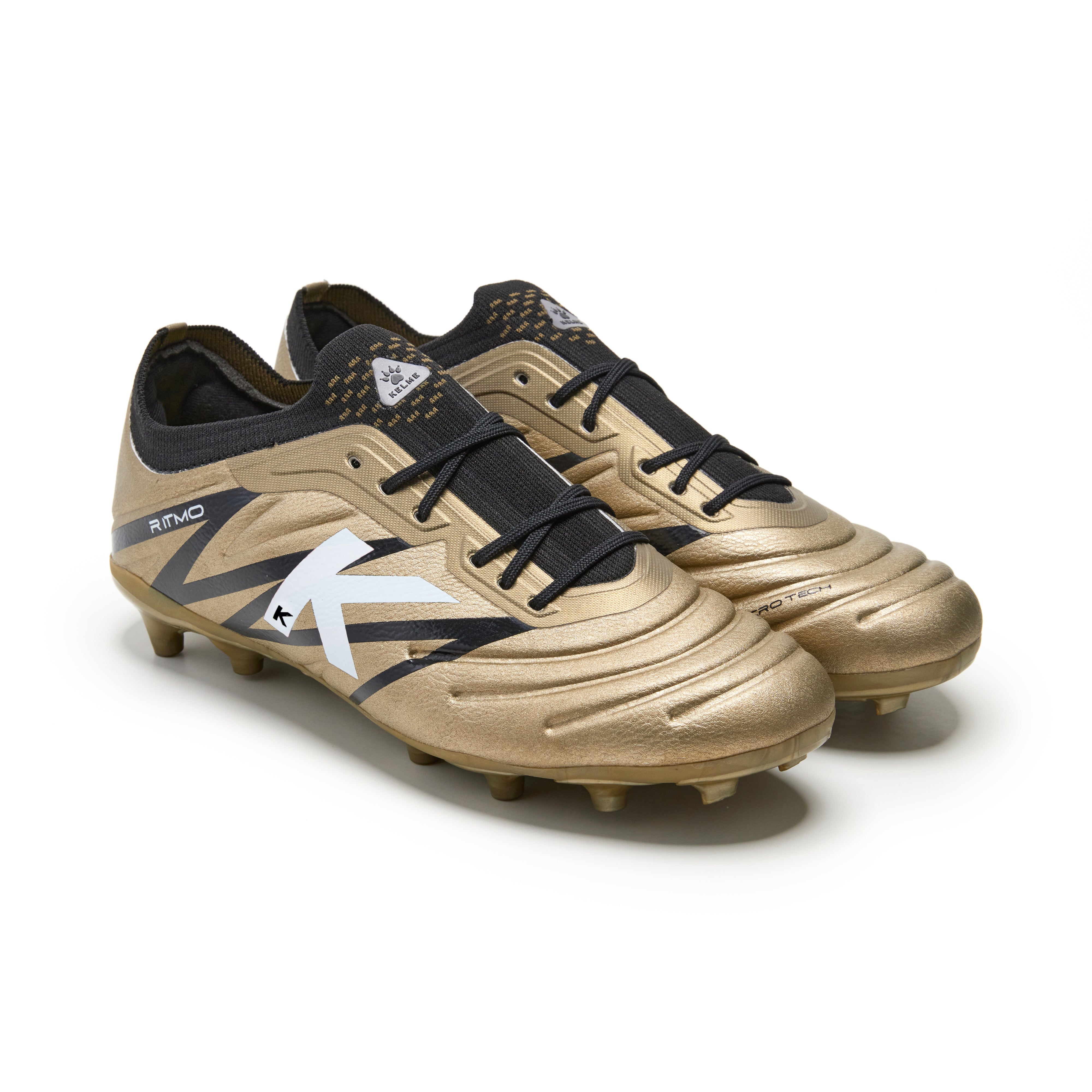 BOTAS DE FÚTBOL RITMO MG ORO